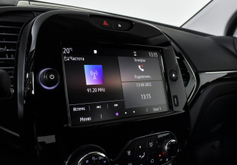 Подержанный автомобиль Renault Kaptur 2021 года (13 фото)