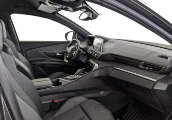 Подержанный автомобиль Peugeot 3008 2019 года (13 фото)