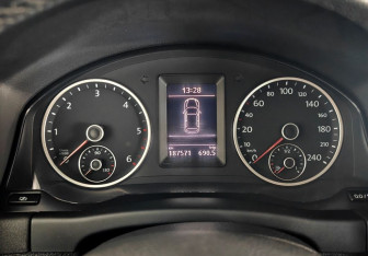 Подержанный автомобиль Volkswagen Tiguan 2011 года (14 фото)