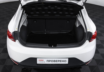 Подержанный автомобиль SEAT Leon Hatchback 2014 года (11 фото)