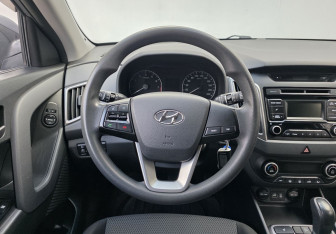 Подержанный автомобиль Hyundai Creta 2017 года (12 фото)