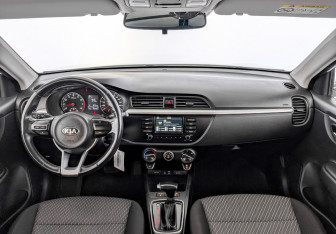 Подержанный автомобиль Kia Rio Sedan 2020 года (14 фото)