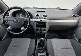 Подержанный автомобиль Chevrolet Lacetti Wagon 2012 года (11 фото)