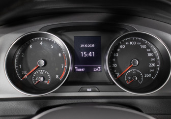 Подержанный автомобиль Volkswagen Golf Hatchback 2014 года (12 фото)