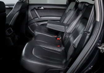 Подержанный автомобиль Audi Q7 2011 года (10 фото)