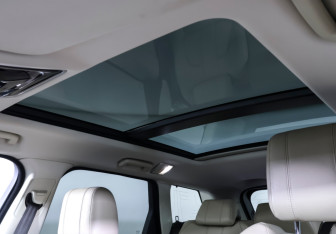 Подержанный автомобиль Land Rover Range Rover Sport 2015 года (14 фото)