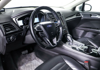 Подержанный автомобиль Ford Mondeo Sedan 2015 года (11 фото)