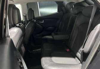 Подержанный автомобиль Hyundai ix35 2012 года (14 фото)