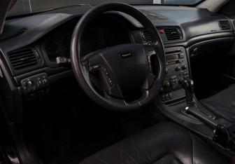 Подержанный автомобиль Volvo S80 2002 года (16 фото)