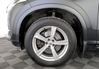 Подержанный автомобиль Volvo XC90 2018 года (18 фото)