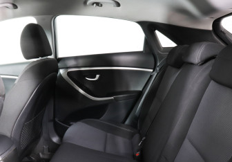 Подержанный автомобиль Hyundai i30 Hatchback 2013 года (12 фото)