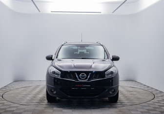 Подержанный автомобиль Nissan Qashqai+2 2012 года (2 фото)