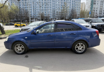Подержанный автомобиль Chevrolet Lacetti Sedan 2008 года (8 фото)