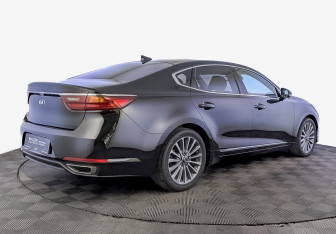 Подержанный автомобиль Kia K7 2019 года (5 фото)