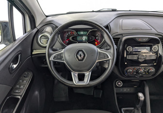 Подержанный автомобиль Renault Kaptur 2021 года (21 фото)