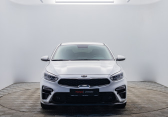 Подержанный автомобиль Kia Cerato Sedan 2019 года (8 фото)