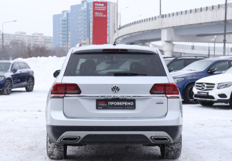 Подержанный автомобиль Volkswagen Teramont 2018 года (6 фото)