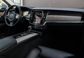 Подержанный автомобиль Volvo S90 2021 года (7 фото)