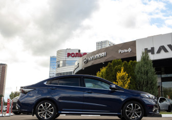 Подержанный автомобиль Omoda S5 2023 года (3 фото)