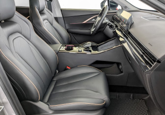 Подержанный автомобиль Omoda C5 2023 года (24 фото)