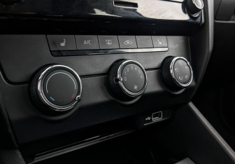 Подержанный автомобиль Skoda Octavia Liftback 2018 года (21 фото)