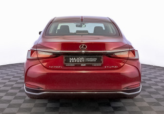 Подержанный автомобиль Lexus ES 2021 года (6 фото)