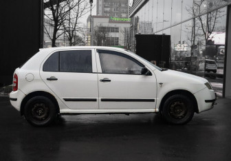 Подержанный автомобиль Skoda Fabia Hatchback 2001 года (4 фото)