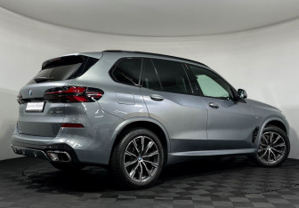 Подержанный автомобиль BMW X5 2024 года (2 фото)