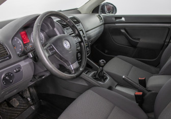 Подержанный автомобиль Volkswagen Jetta Sedan 2009 года (10 фото)