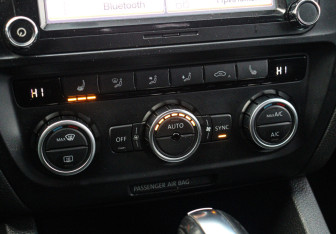 Подержанный автомобиль Volkswagen Jetta Sedan 2012 года (16 фото)