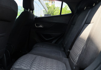 Подержанный автомобиль Opel Mokka 2013 года (8 фото)