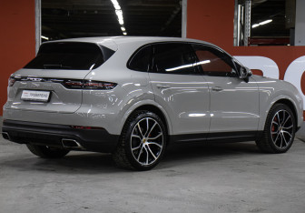 Подержанный автомобиль Porsche Cayenne 2021 года (5 фото)
