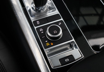 Подержанный автомобиль Land Rover Range Rover Sport 2020 года (24 фото)