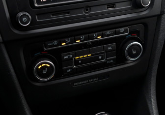 Подержанный автомобиль Volkswagen Golf Hatchback 2011 года (16 фото)