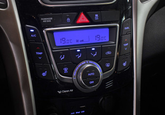 Подержанный автомобиль Hyundai i30 Hatchback 2015 года (18 фото)