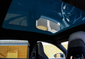 Подержанный автомобиль Zeekr 001 2022 года (13 фото)