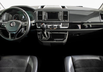 Подержанный автомобиль Volkswagen Multivan 2018 года (12 фото)