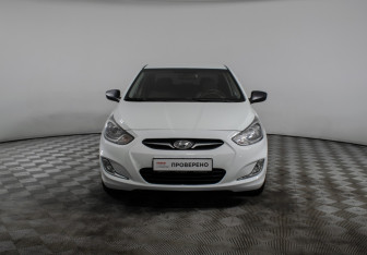 Подержанный автомобиль Hyundai Solaris Sedan 2011 года (2 фото)