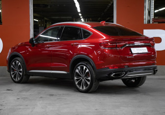 Подержанный автомобиль Geely Tugella 2022 года (7 фото)