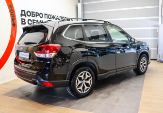 Подержанный автомобиль Subaru Forester Suv 2021 года (4 фото)