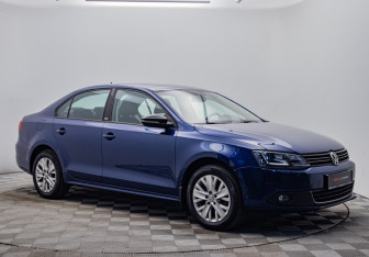 Подержанный автомобиль Volkswagen Jetta Sedan 2014 года (7 фото)