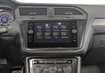Подержанный автомобиль Volkswagen Tiguan 2018 года (17 фото)