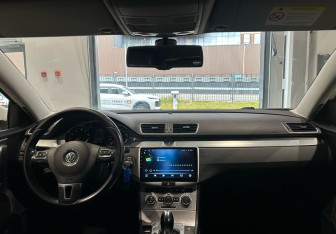 Подержанный автомобиль Volkswagen Passat Sedan 2012 года (12 фото)