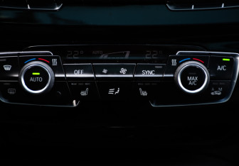 Подержанный автомобиль BMW X2 2019 года (19 фото)