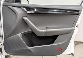 Подержанный автомобиль Skoda Octavia Liftback 2020 года (24 фото)