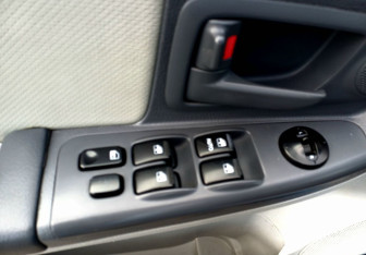 Подержанный автомобиль Kia Cerato Hatchback 2006 года (15 фото)