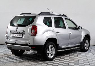 Подержанный автомобиль Renault Duster 2012 года (5 фото)