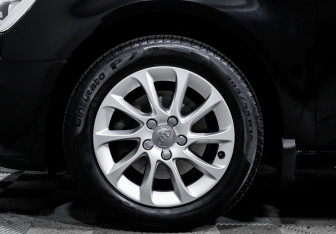 Подержанный автомобиль Audi A3 Hatchback 2014 года (15 фото)