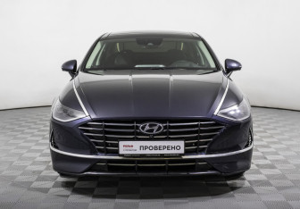 Подержанный автомобиль Hyundai Sonata 2019 года (2 фото)