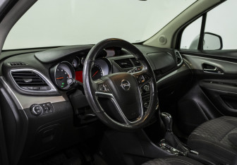 Подержанный автомобиль Opel Mokka 2013 года (10 фото)